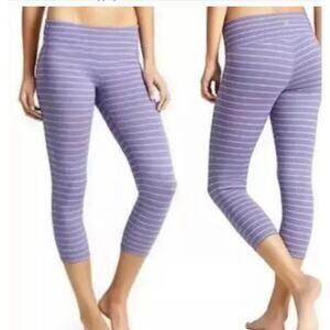 Athleta Striped Chaturanga Capri Yoga Pants Medium